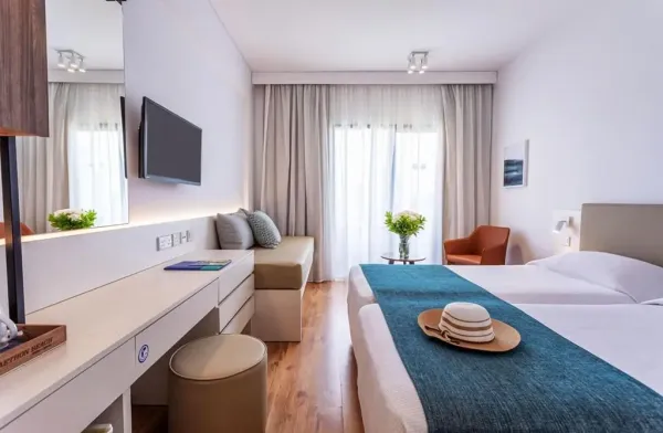 Louis Phaethon Beach Hotel ****, Paphos, Cyprus 5