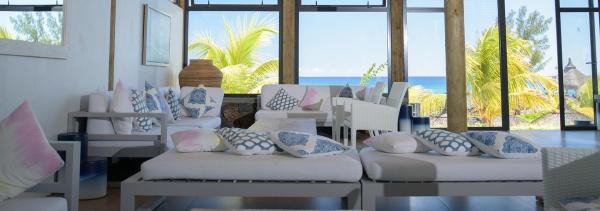 Anelia ***, Maurícius, Flic en Flac 1