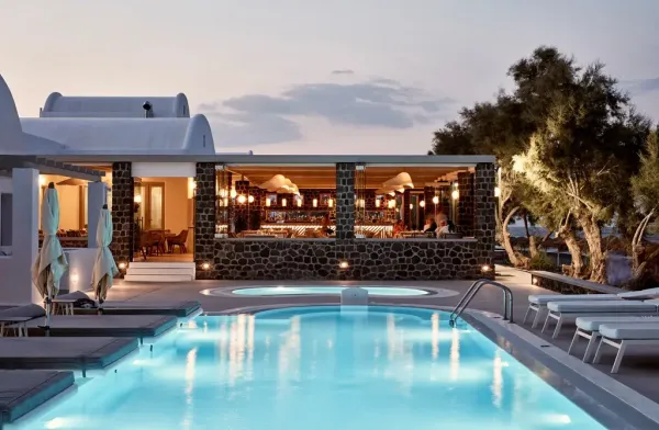 Costa Grand Resort & Spa *****, Kamari, Santorini, Grécko 8