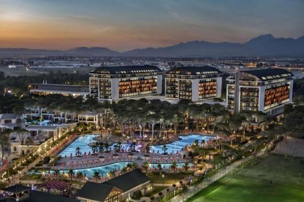 Trendy Lara *****, Lara, Turecko