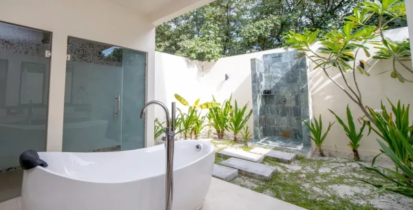 Furaveri Island Resort & Spa ****, Maldivy 8