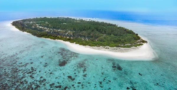 Furaveri Island Resort & Spa ****, Maldivy 3