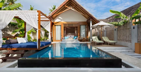 Furaveri Island Resort & Spa ****, Maldivy 12