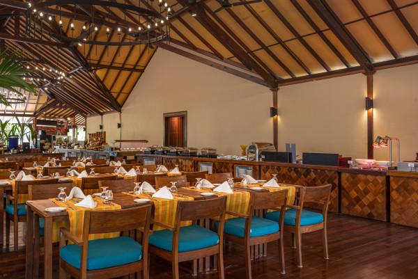 Adaaran Select Meedhupparu ****, Maldivy 5