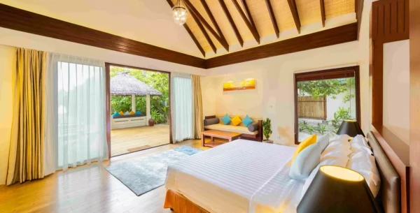 Furaveri Island Resort & Spa ****, Maldivy 10