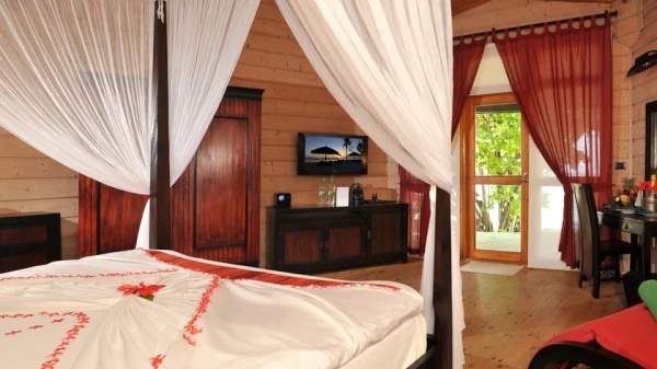 Komandoo Island Resort & Spa ****, Maledivy 15