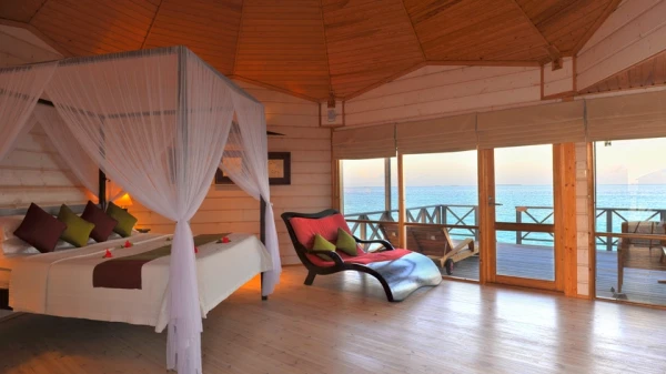 Komandoo Island Resort & Spa ****, Maledivy 13