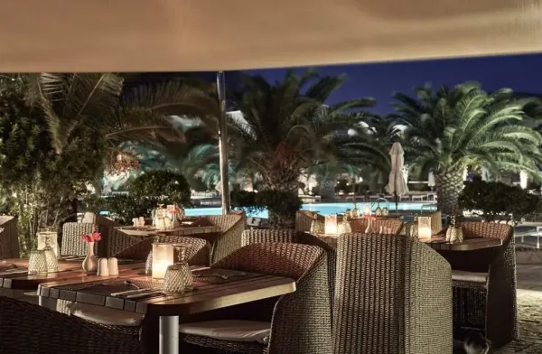 Santo Miramare Resort ****, Perivolos, Santorini, Grécko 5