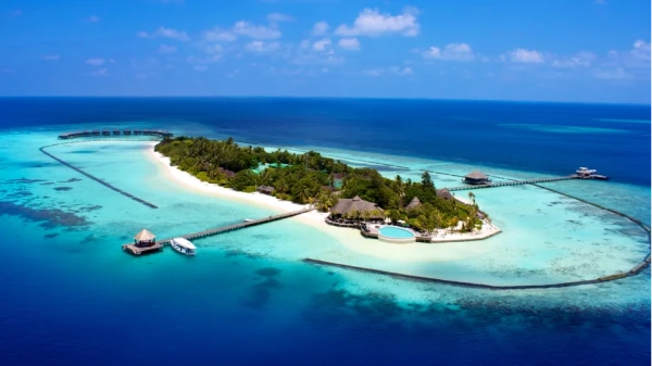 Komandoo Island Resort & Spa ****, Maledivy