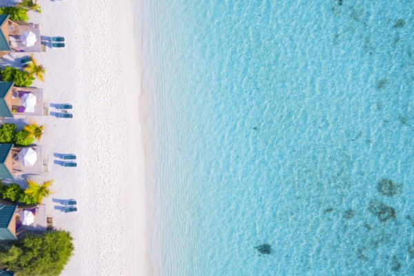 Meeru Island Resort & Spa ****, Maledivy 2