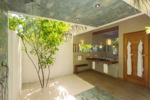 Cocoon Maldives *****, Maldivy 17