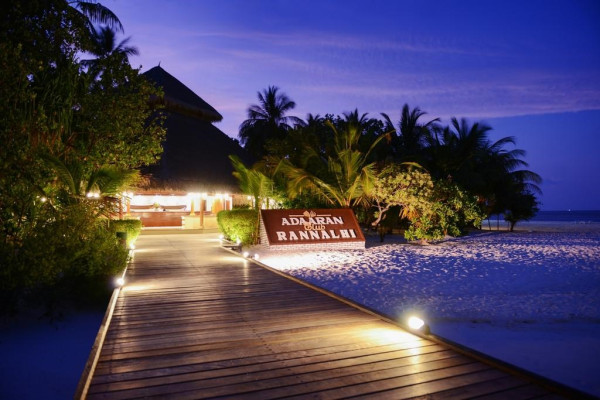 Adaaran Club Rannalhi ****, Maldivy 6