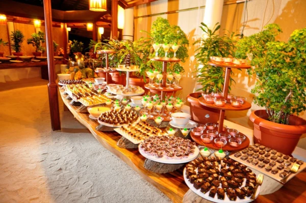 Meeru Island Resort & Spa ****, Maledivy 6