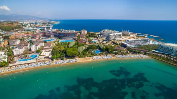Lonicera Resort & Spa Hotel ****, Avsallar, Turecko