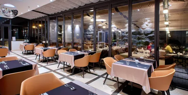 Grand Hotel Slavia ****, Baška Voda, Chorvátsko 2