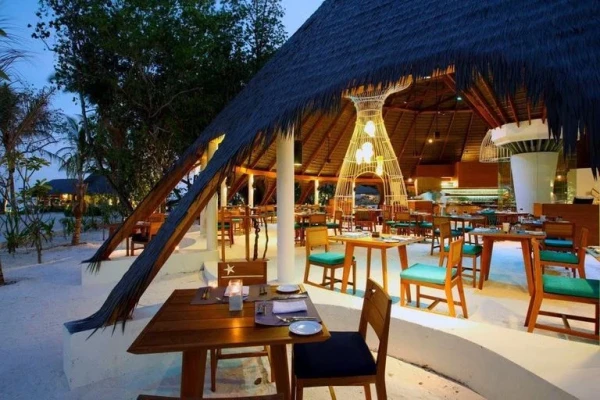 Hotel Centara Ras Fushi Resort & Spa ****, Maldivy 14