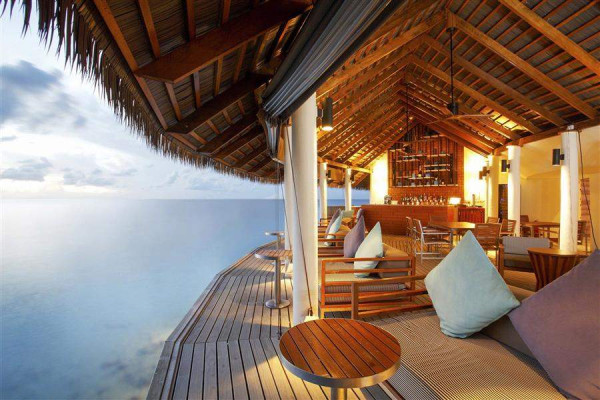 Hotel Centara Ras Fushi Resort & Spa ****, Maldivy 7