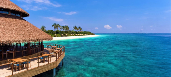 Reethi Faru Resort ****, Maldivy 8