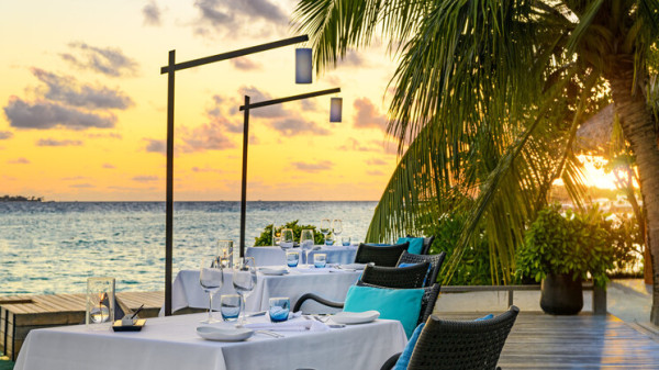 Sheraton Maldives Full Moon Resort & Spa *****, Maledivy 10