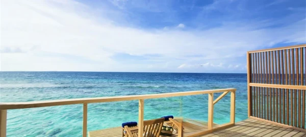 Reethi Faru Resort ****, Maldivy 14